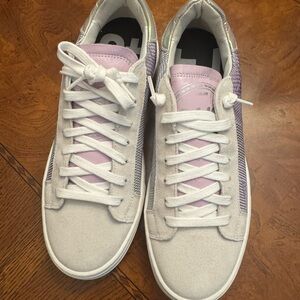 P448 Pink-Musica Sneakers size 37. 6.5 to 7 U.S. brand new in box